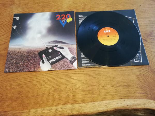 220 Volt – Power Games 1984 CBS – 25819 Holländische Pressung VG+/VG+